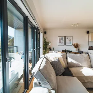 https://modern-town-centre-apartment.bournemouth-hotels.org