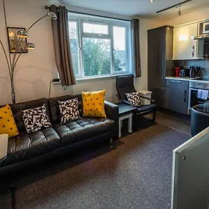 https://newly-renovated-ideally-situated-2-bedroom-flat.bournemouth-hotels.org