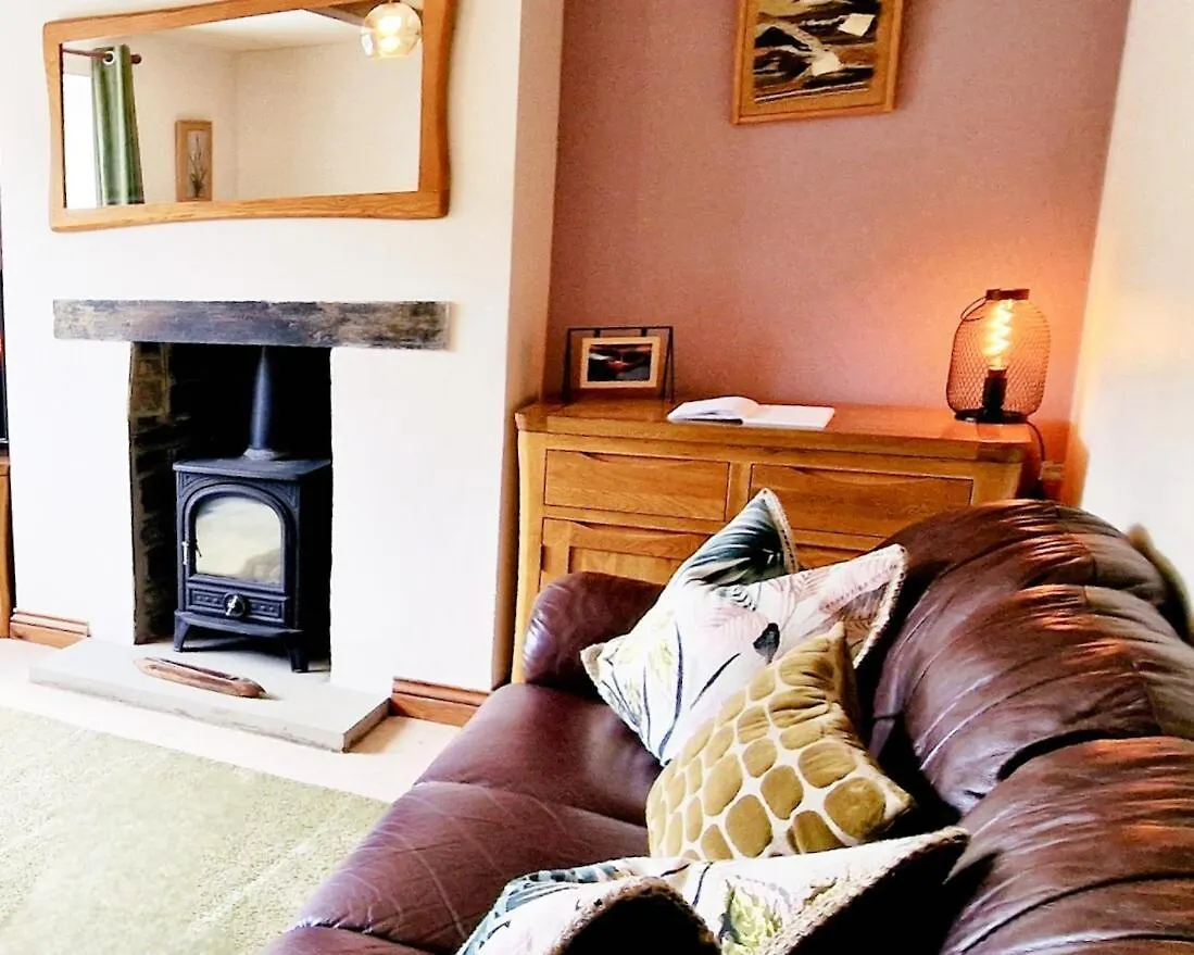 The Old Wash Kitchen - Charming Character Cottage In Holmfirth, Yorkshire
